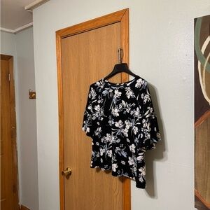 Worthington Large Multi-Color w/Floral Print & Bell Sleeves Blouse - EUC